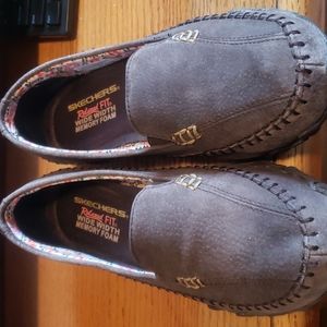 Skechers relaxed fit size 6.5W
